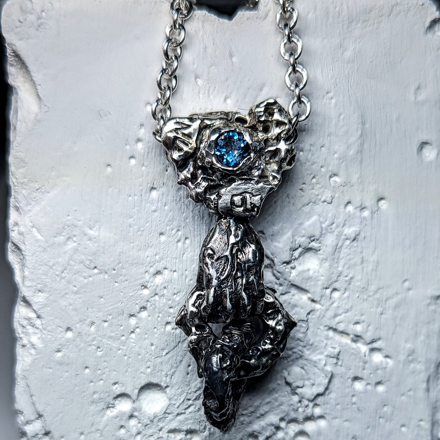 Valkyries Grip Pendant 1
