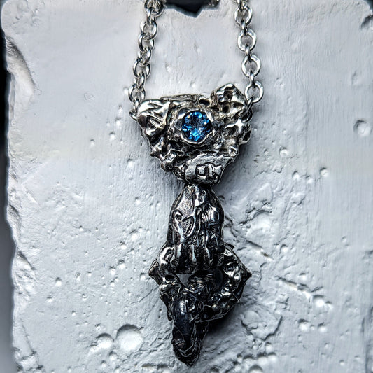 Valkyries Grip Pendant 1